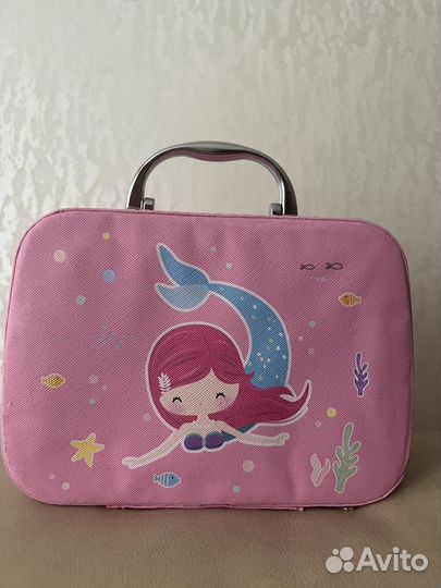 Косметика для девочек. Набор в сумочке