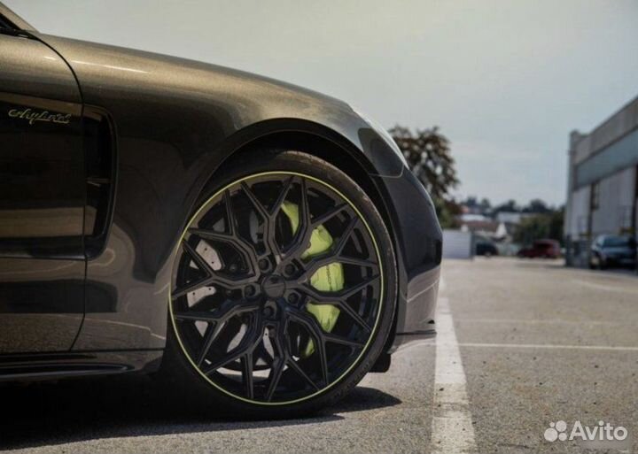 Кованые диски в стиле Vossen Porsche Panamera R22