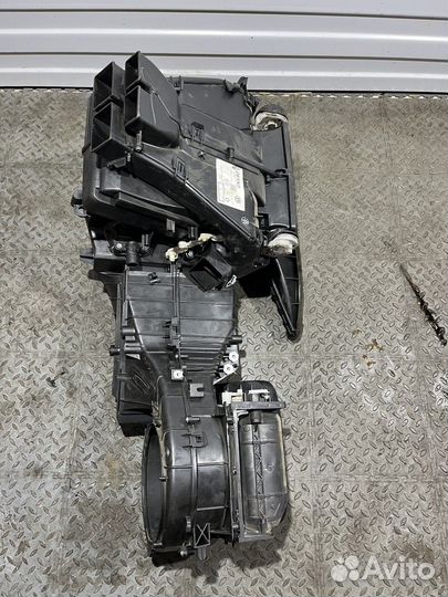 Корпус отопителя (Volkswagen Passat CC)