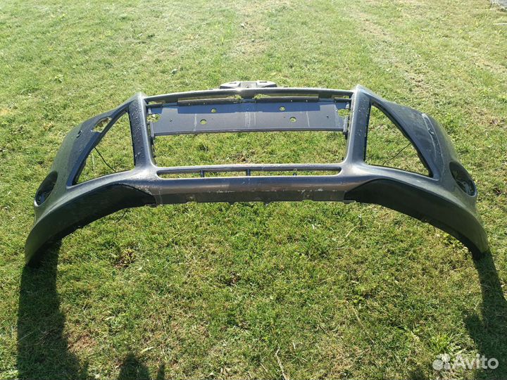 Передний бампер Ford Focus 3 дорест с парктроником