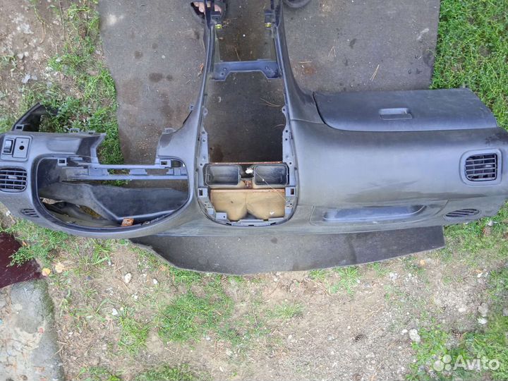 Торпедо nissan ad (sunny)