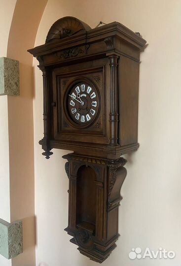 Антикварные настенные часы