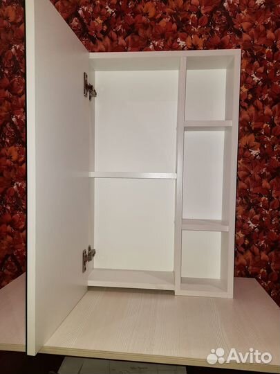 Зеркальный шкафчик для ванной