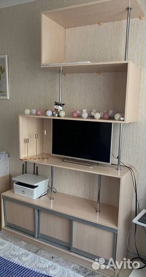 Полка для телевизора в зал