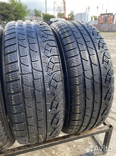Pirelli Winter Sottozero 210 Serie II 215/60 R16