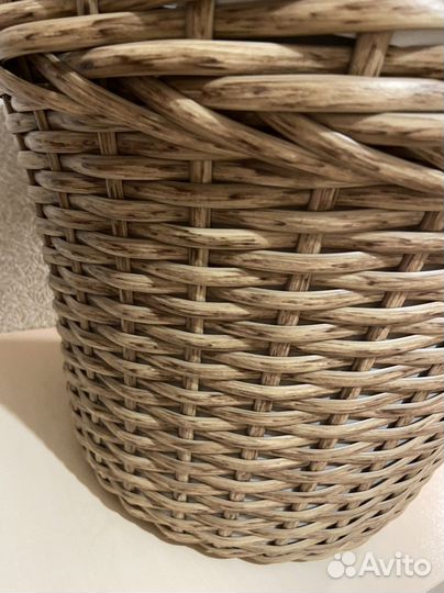 Корзина плетеная из ротанга