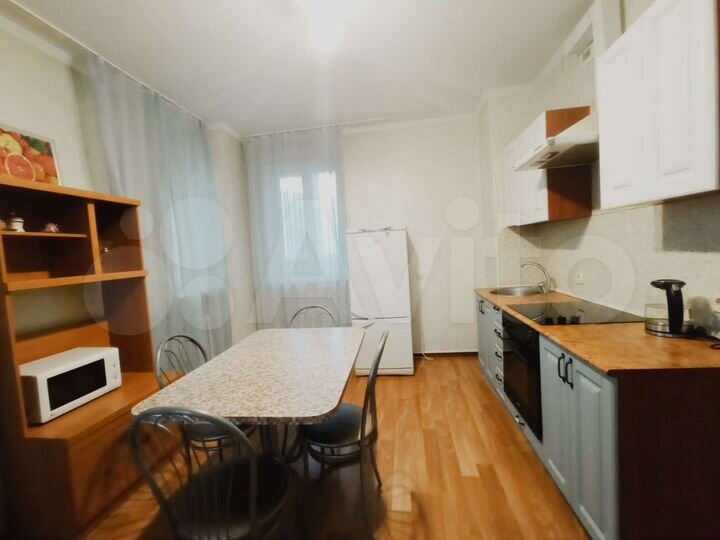 2-к. квартира, 82 м², 14/16 эт.