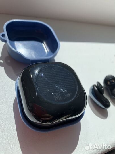 Продам Samsung galaxy buds live