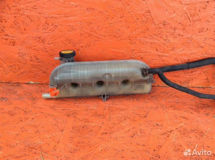 Бачок расширительный Toyota Avensis