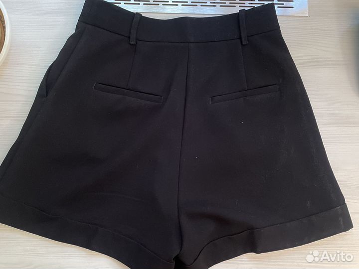 Шорты бермуды lime