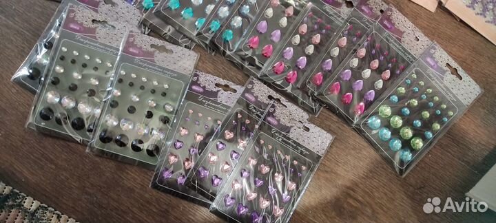 Стразы декоративные (для украшения, самоклеящиеся)