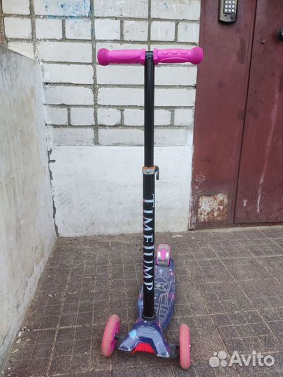 Самокат детский со светящимися колесами