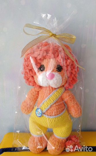 Вязаный львенок