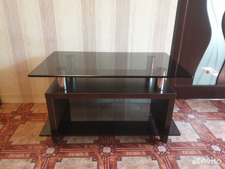 Стеклянная тумба