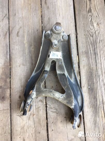Рычаг нижний левый renault duster