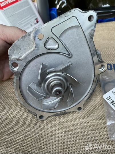 Помпа aisin Toyota Prado