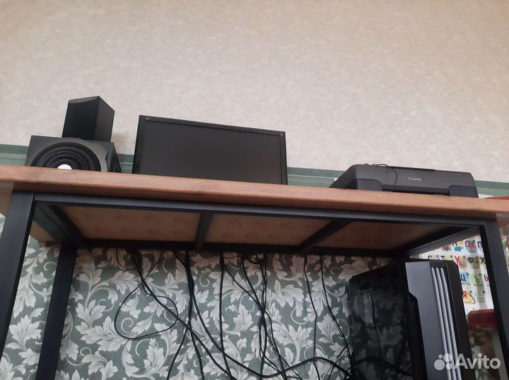 Компьютерный стол