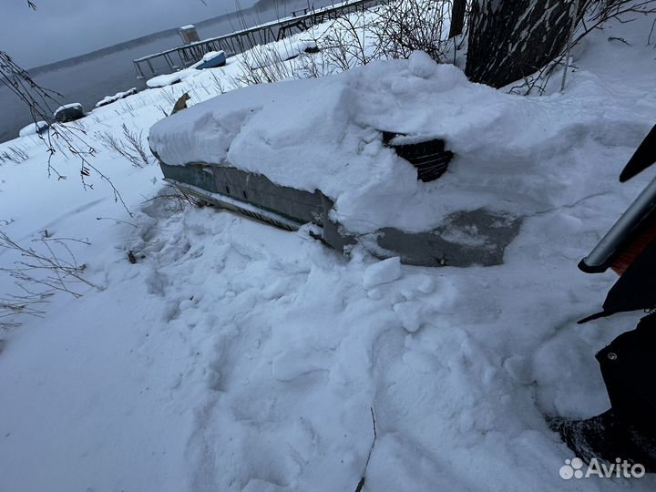Лодка с мотором