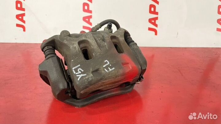 Суппорт передний левый Nissan Fuga Y51