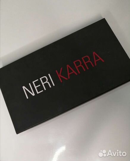 Визитница Neri Karra