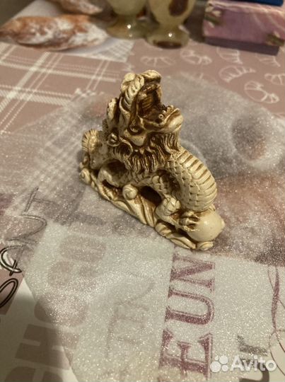 Статуэтки фигурки