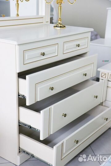 Спальный гарнитур