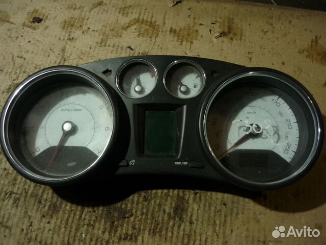 Приборная панель Пежо 308 АКПП