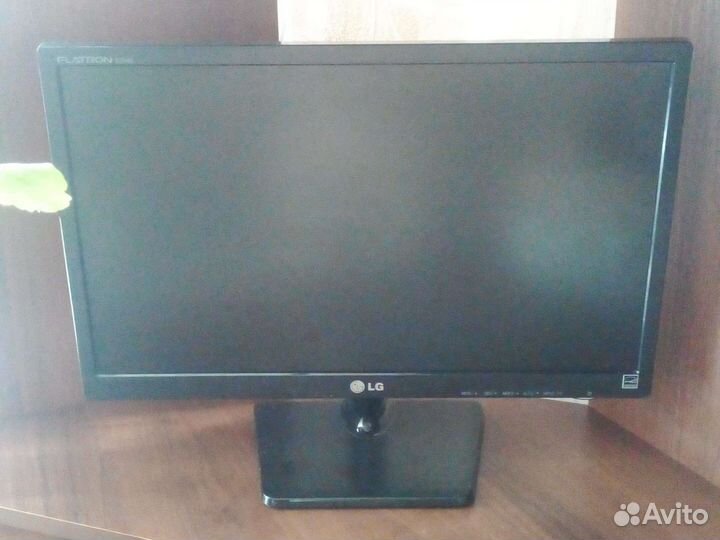 Монитор LG flatron E2042