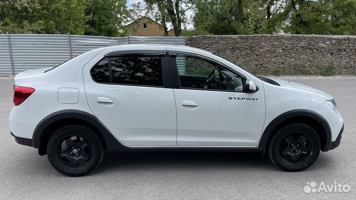 Renault Logan Stepway 1.6 AT, 2021, 31 074 км