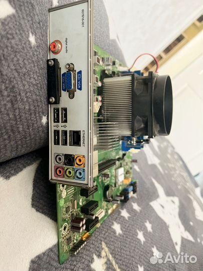 Материнская плата AM3 с процессором и памятью