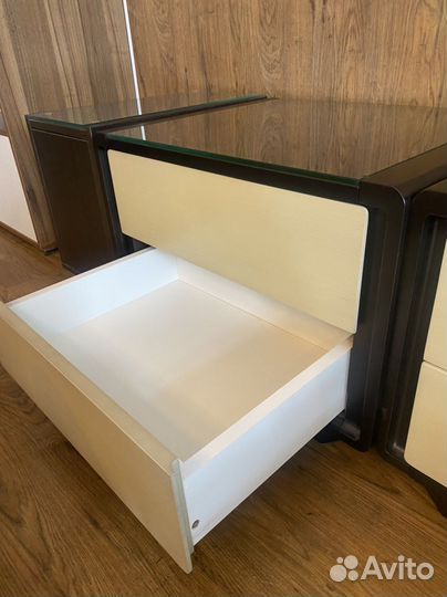 Тумбочка прикроватная