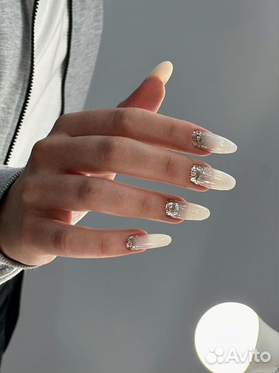 Маникюр, наращивание ногтей