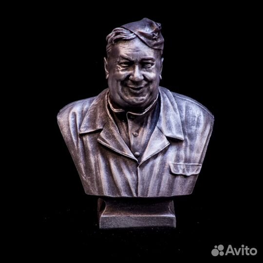 Статуэтка бюст 1/10 советский актер