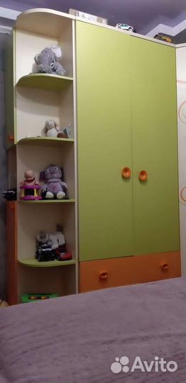 Угловой шкаф