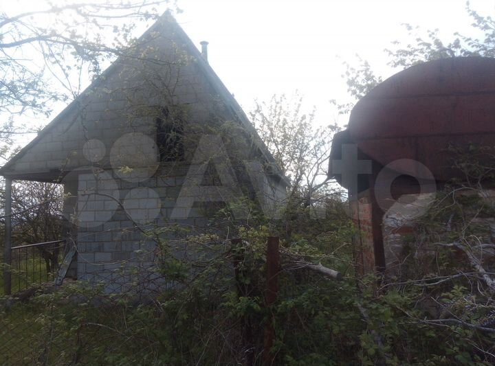 Дом 16 м² на участке 5,5 сот.