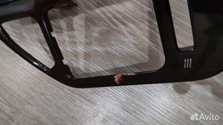 Штатная рамка Mitsubishi Pajero 3