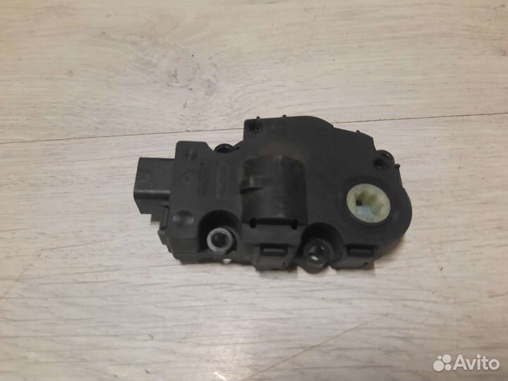 Моторчик заслонки печки VAG BMW mercedes-benz