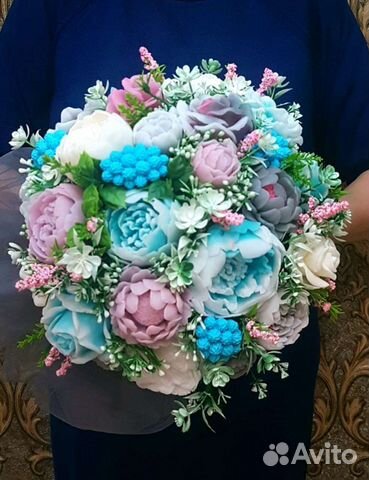 Букет цветов из мыла в шляпной коробке