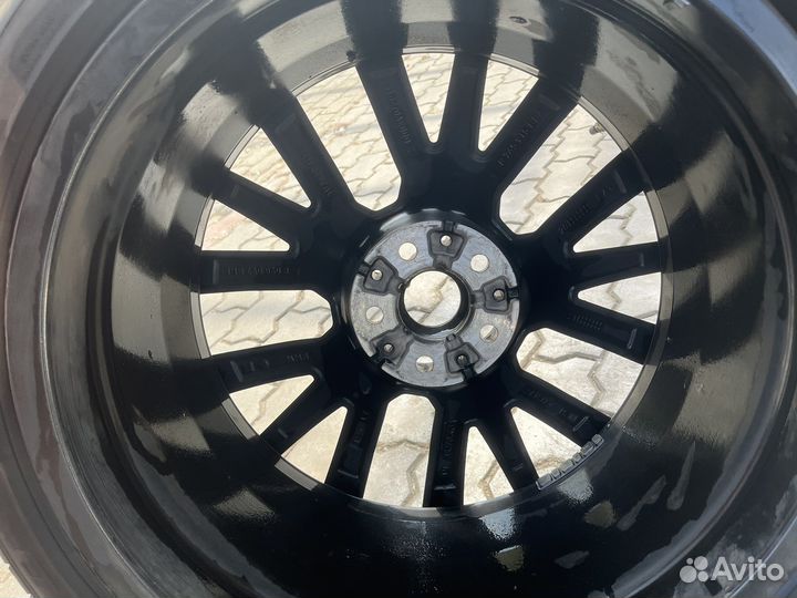 Комплект колес на BMW 647 стиль