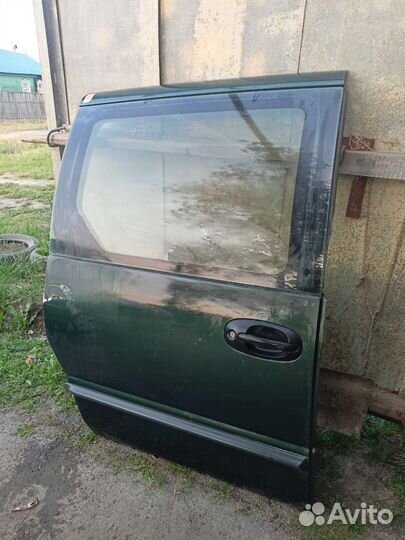Дверь на chrysler voyager