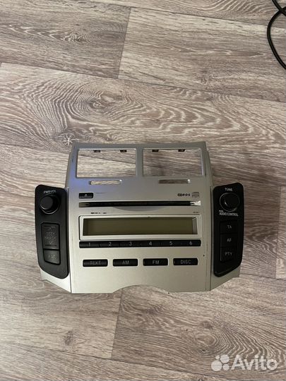 Головное устройство (магнитола) toyota yaris