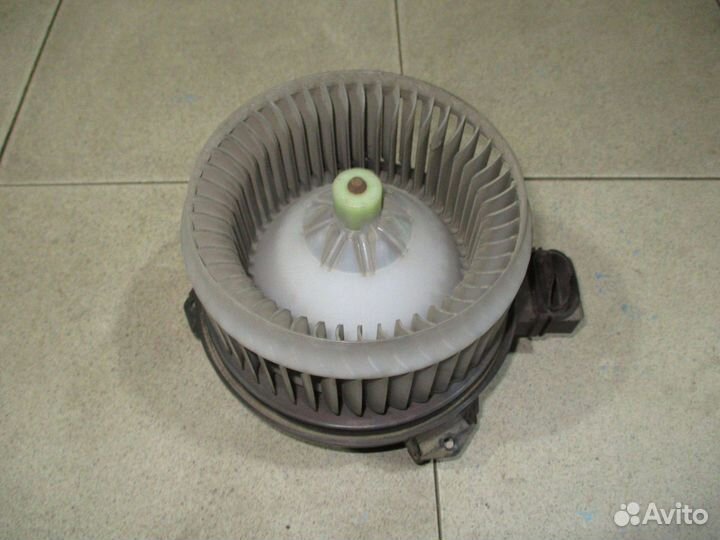 Моторчик печки Toyota Corolla (E150)