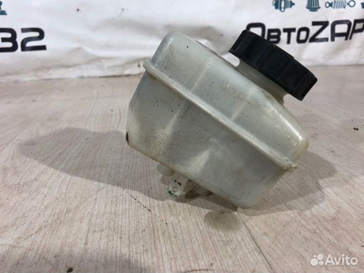 Бачок для тормозной жидкости Лада Ларгус K4M 2014