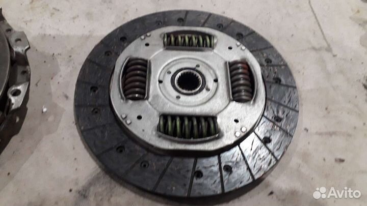 Сцепление форд фокус 2. 1.8л практически новое