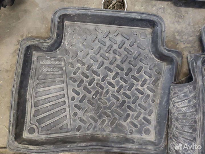 Коврик резиновый Kia Rio 3