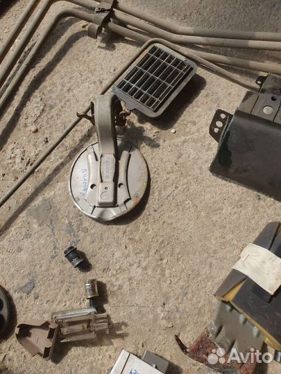 Лючек бензобака на виндстар 95г