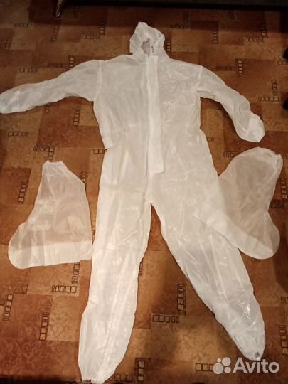 Продаю защитный одноразовый комбинезон
