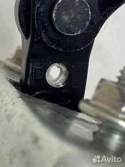 Ограничитель двери задний Toyota Camry V70/V75