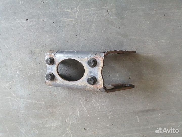 Кронштейн амортизатора MAN задний верхний