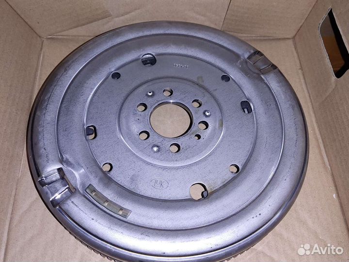 Маховик двухмассовый Luk 1.2 - 1.6 415068209